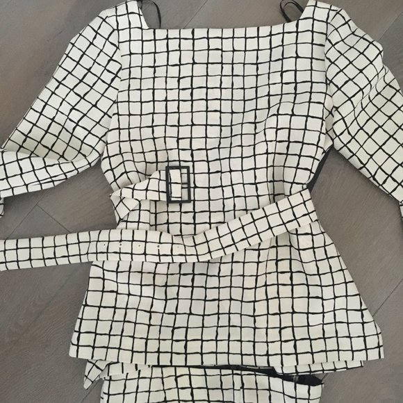 Zara Suit - Picture 2 of 12